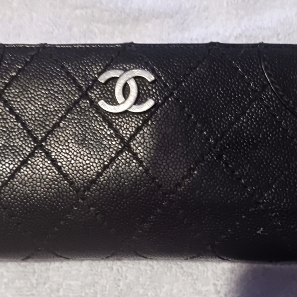 Chanel caviar leather large black zip around wallet 100%authentic